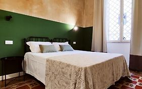 Donna Oliva Guest House